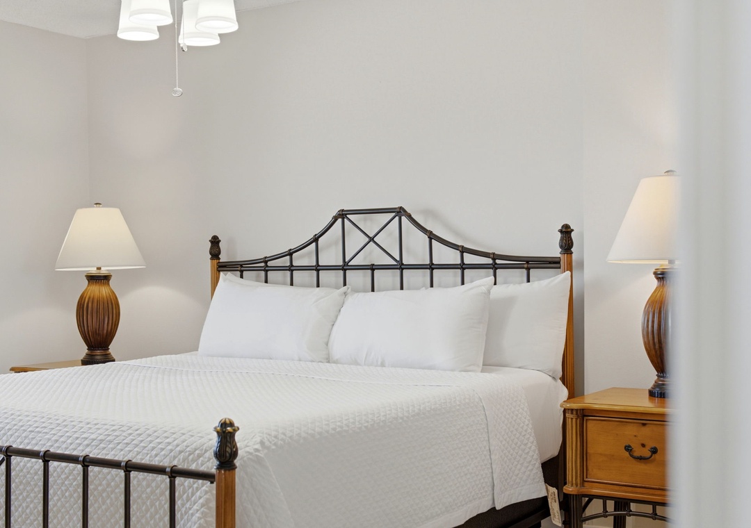 Ocean Breeze E702- Bedroom 1