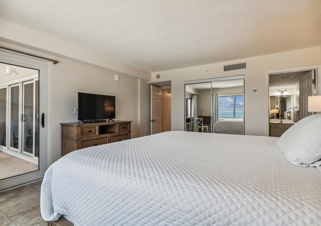 main level-primary bedroom-img_0246