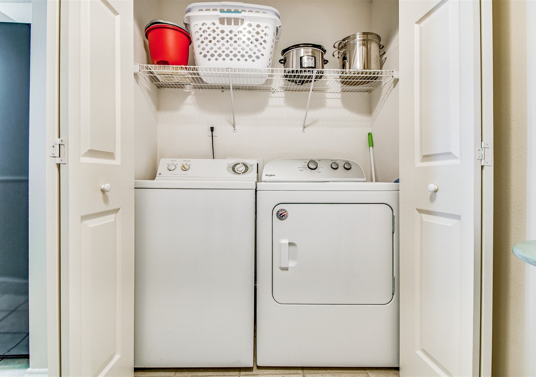 Palacio 404 Laundry in Unit