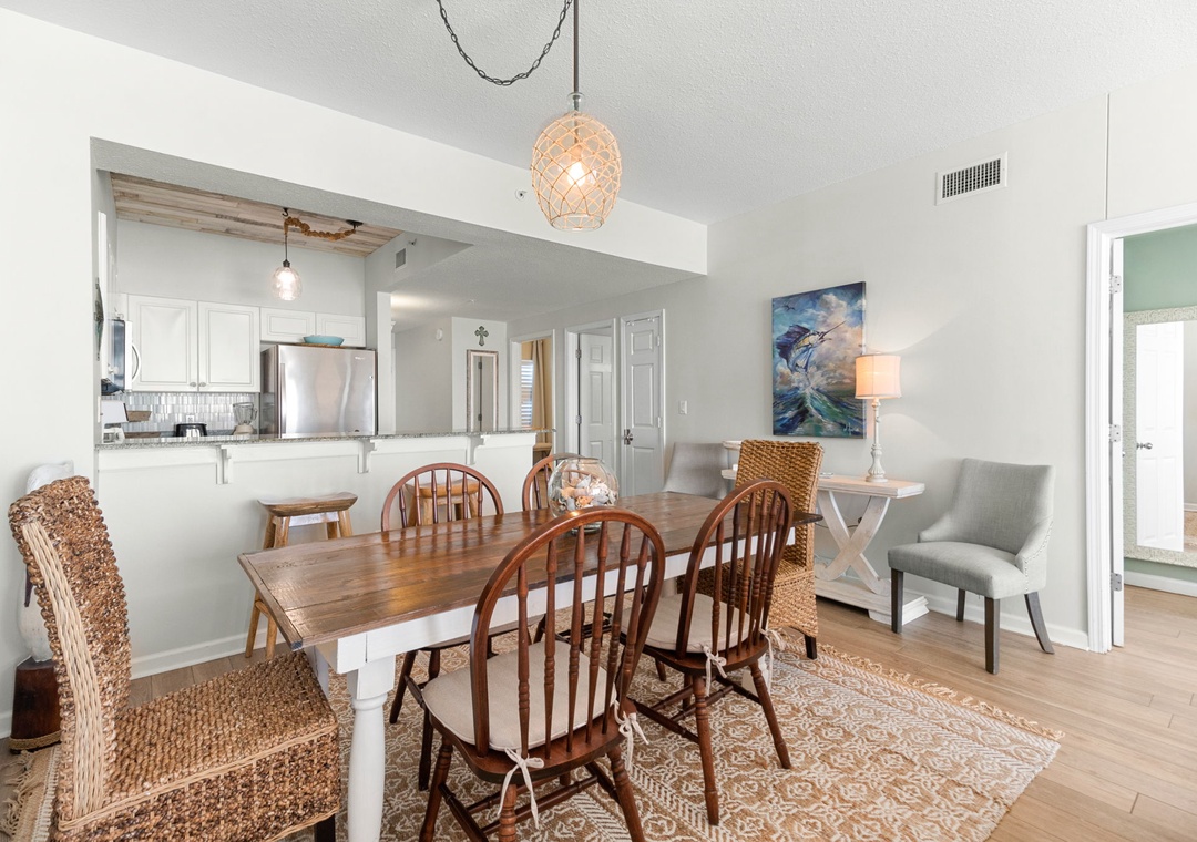 Windemere 706- Dining Room View