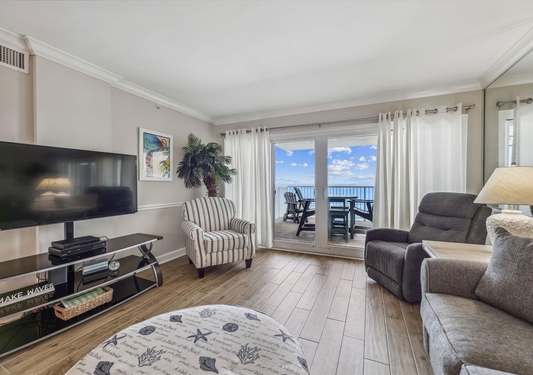 interiors-living area-123042081