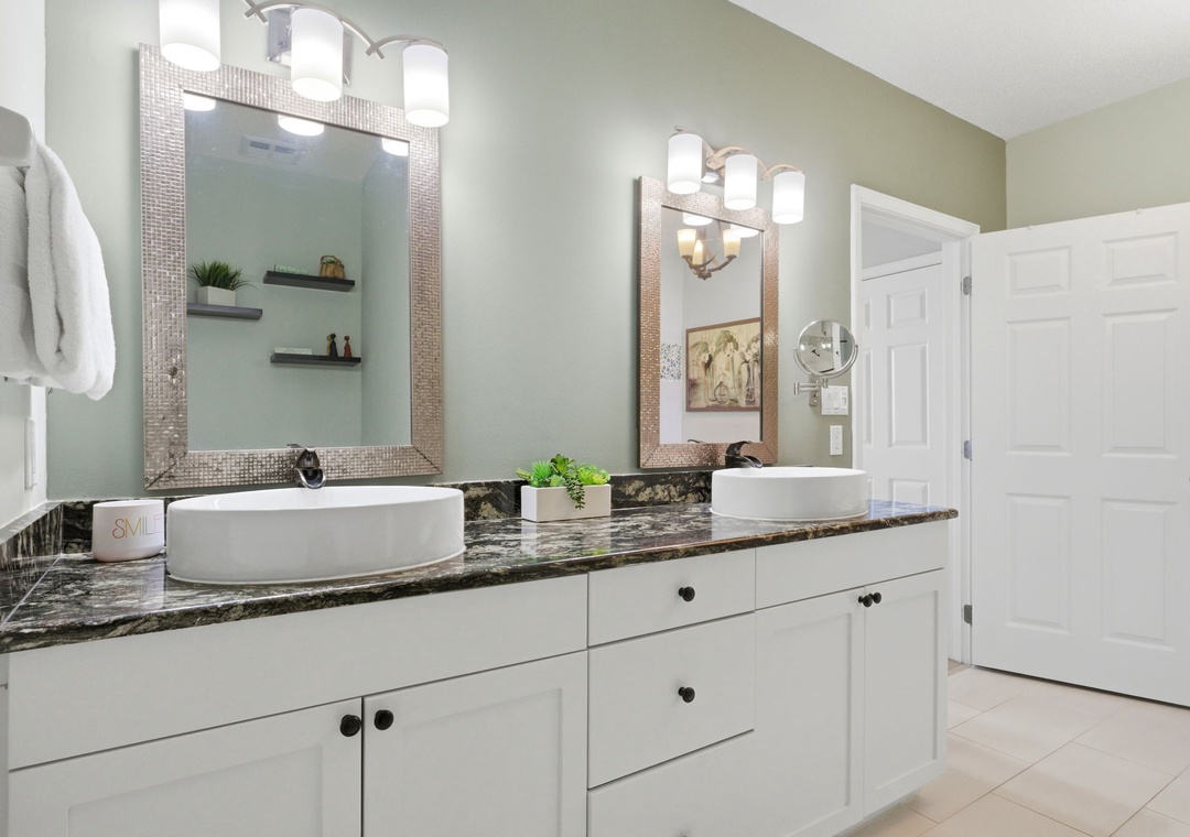 Windemere 1502- Bathroom 1 Double Vanity