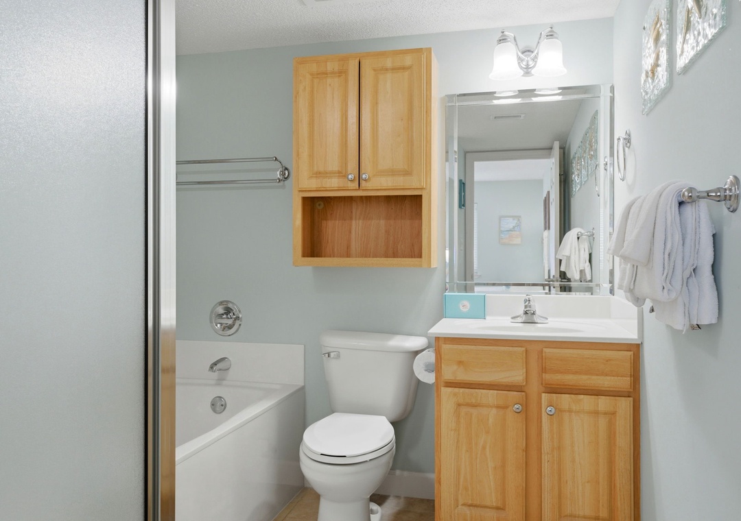 Sandy Key 817- Bathroom 1