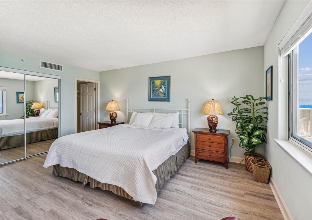 Sandy Key 817 Guest Bedroom #1 King Bed