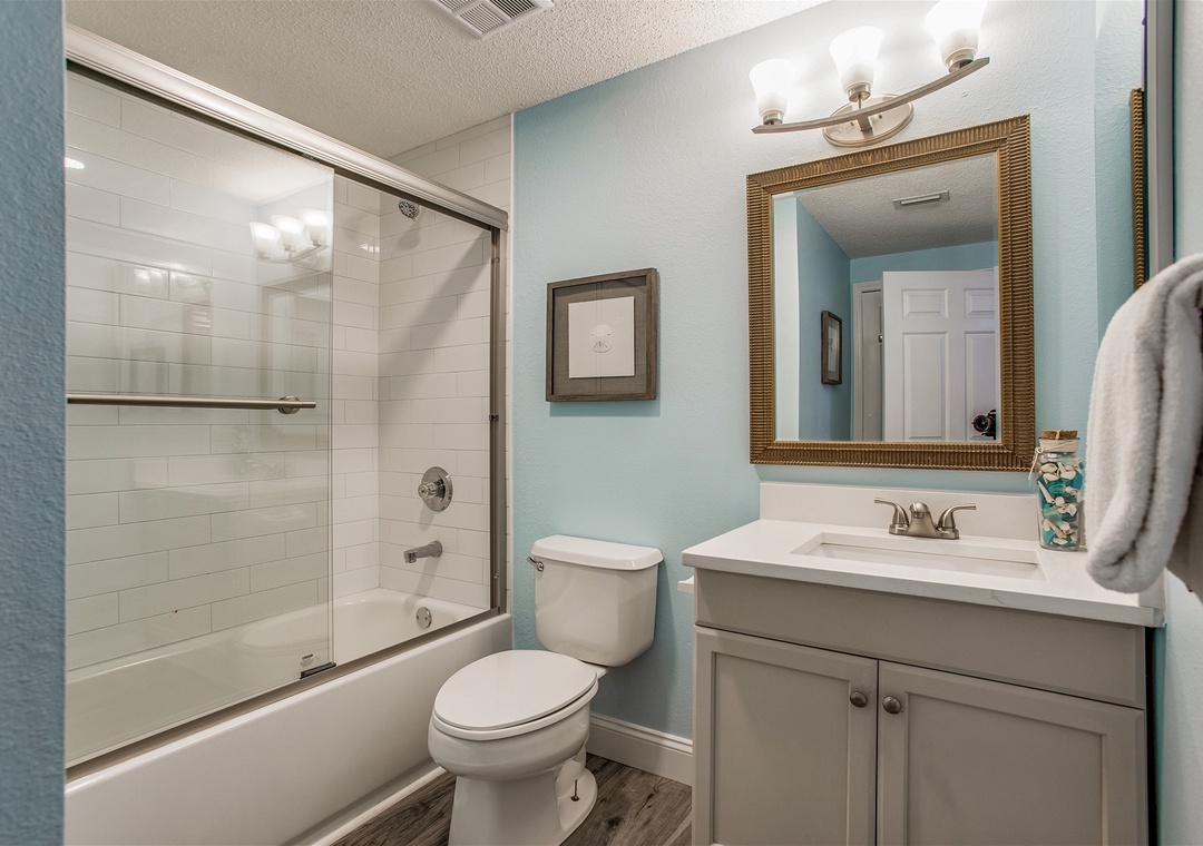 Spanish Key 206 Guest Bathroom #2