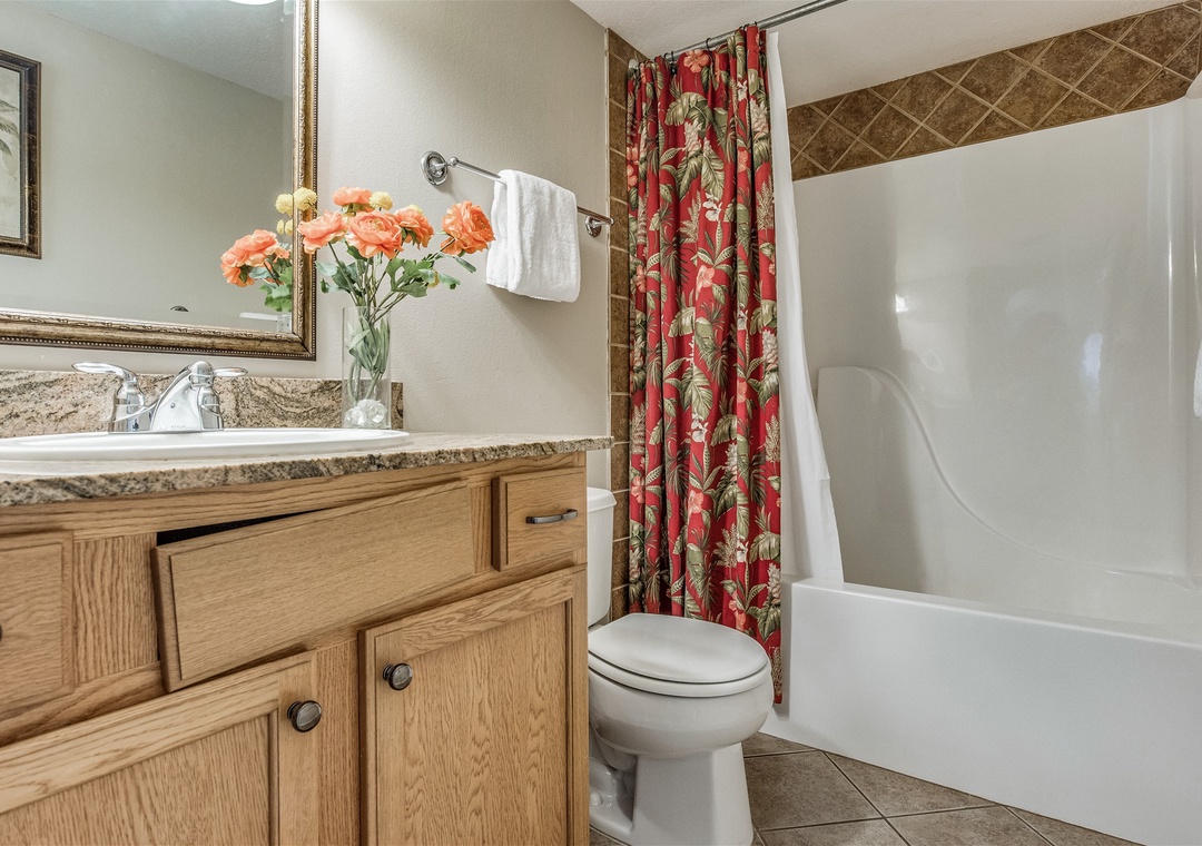 Perdido Towers 507 Guest Bathroom #2