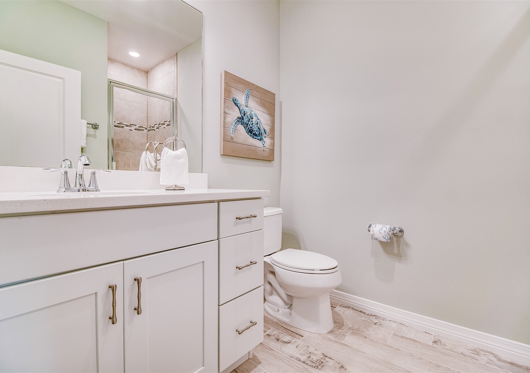 Lost Key Golf Coast Villa Guest Bathroom #2