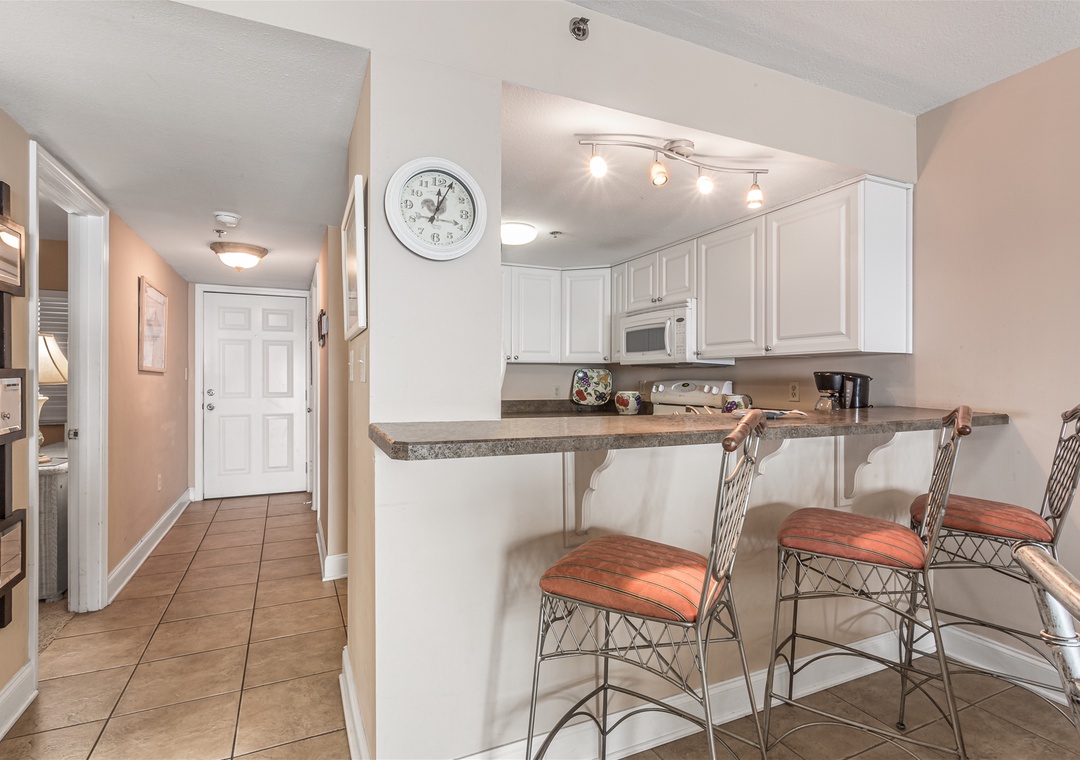 Ocean Breeze West 603 Kitchen Bar Seating for 3