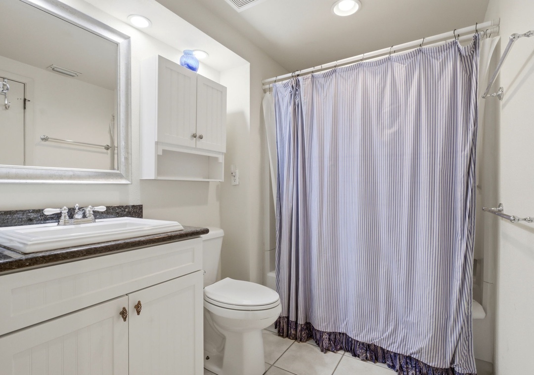 Shipwatch D204- Bathroom 2