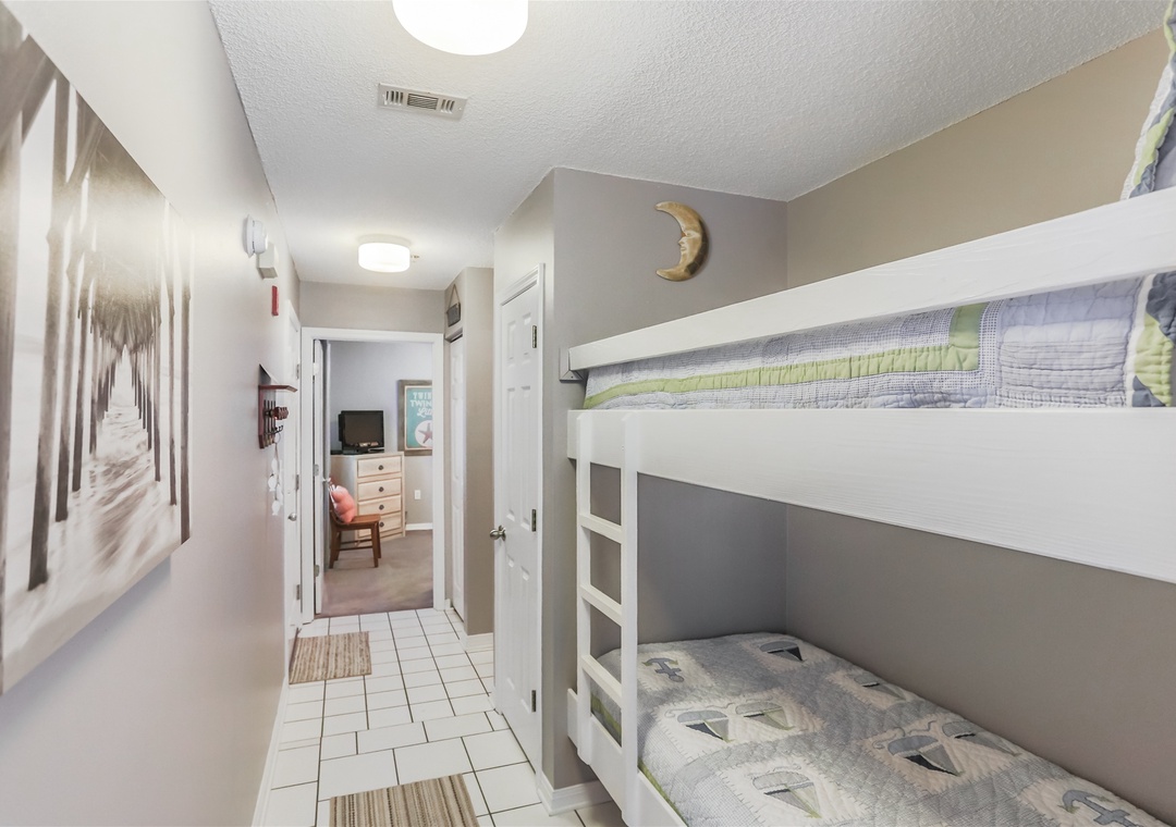 Grand Caribbean 417W Bunk Beds and Hallway