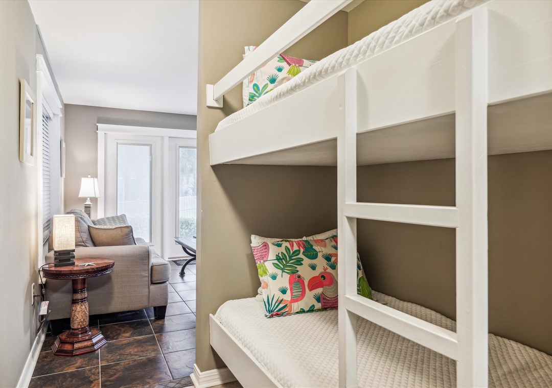 interiors-bunk bed-127738066