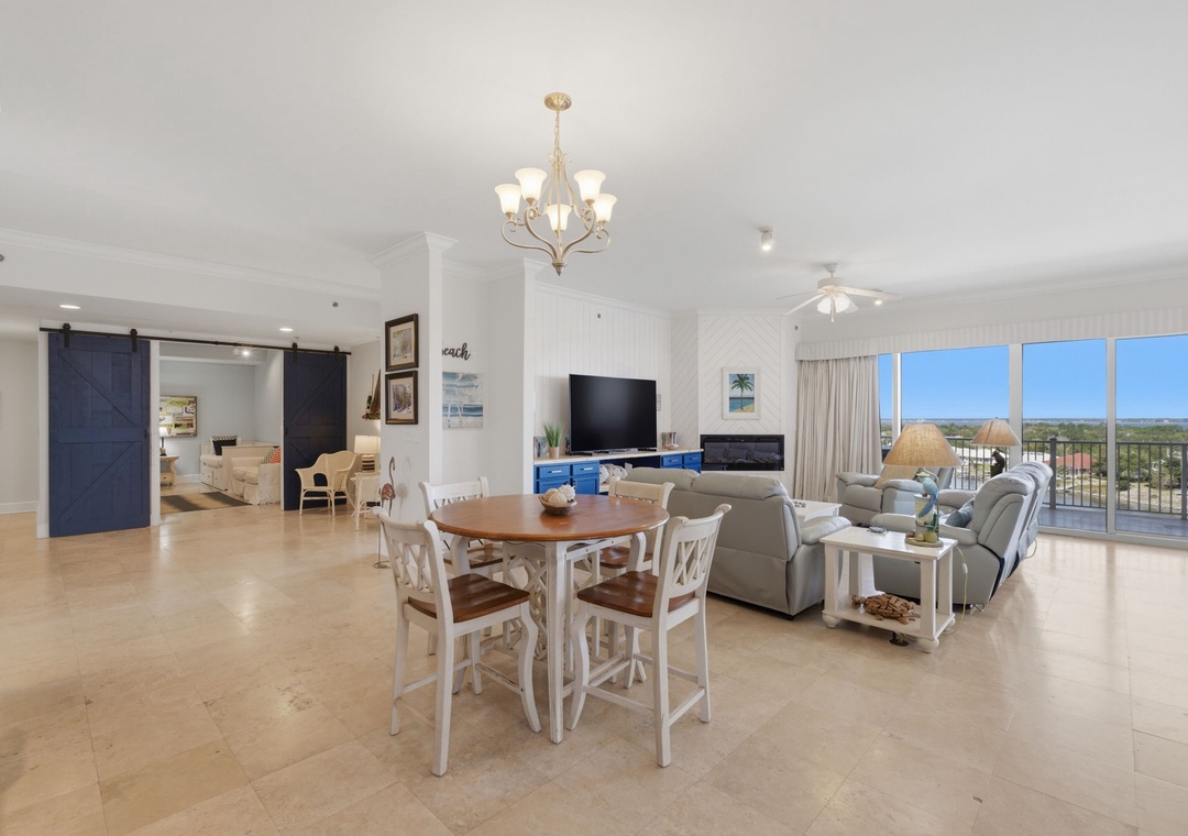 Sailmaker 901- View of Sitting Area towards Living Room