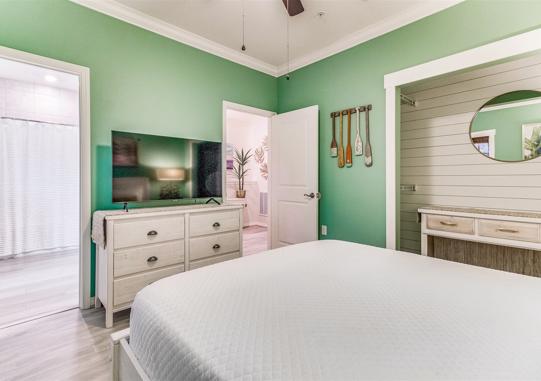 Lost Key Flip Flop Stop Guest Bedroom #2 with Attached Bathroom