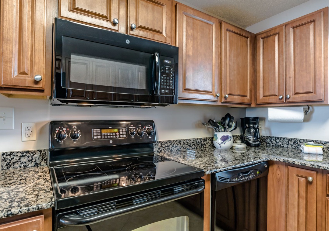 Sandy Key 336 Kitchen Stove and Microwave