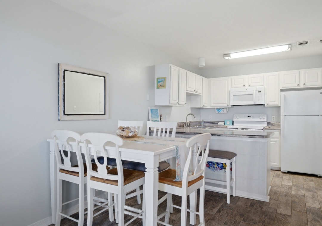 Grand Caribbean 416W- Dining Area & Kitchen View