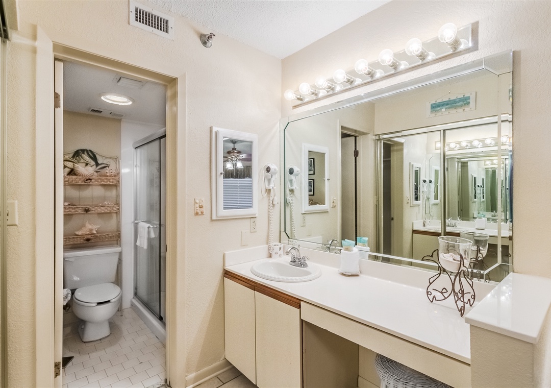 Perdido Sun 112 Guest Bathroom #1