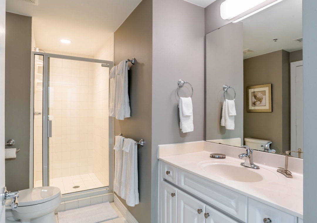 Beach Colony Tower 12C Second Guest Bathroom