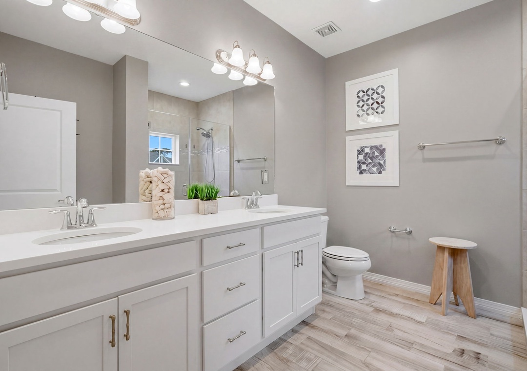 Salty Seagull- Bathroom 1 Double Vanits