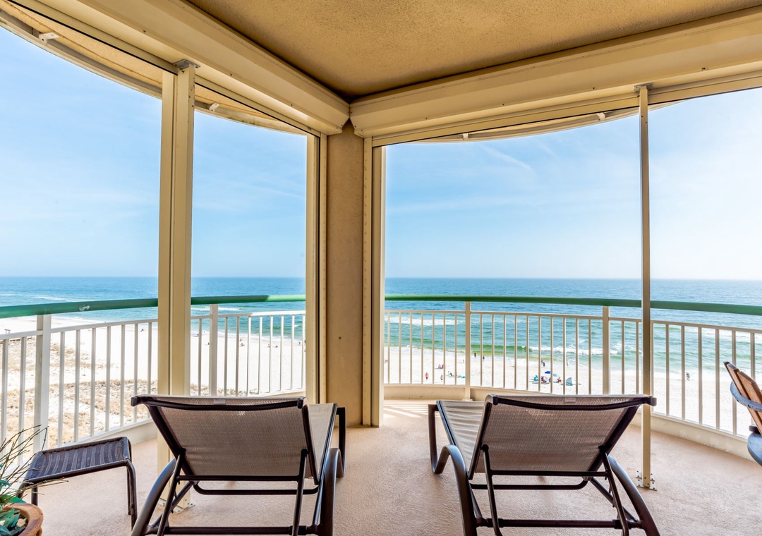 Beach Colony Tower 6B Deck Chairs