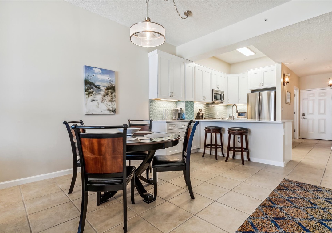 Windemere 407 Dining Room and Kitchen