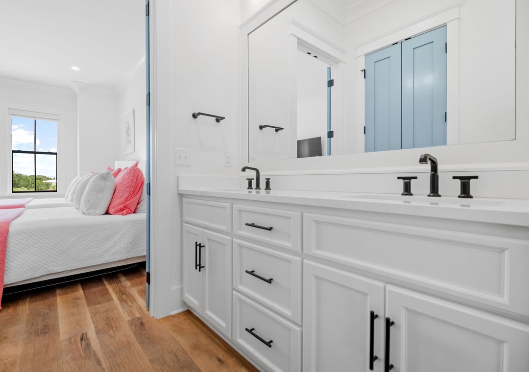 Azura - First Floor - Third Bathroom