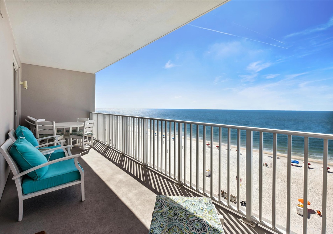 Windemere 706 Balcony with Table and Chairs