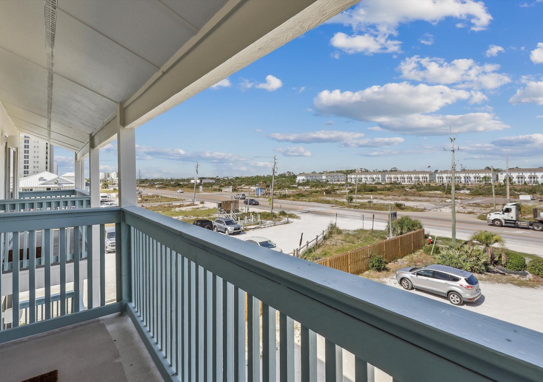 main level-deck-125750_120