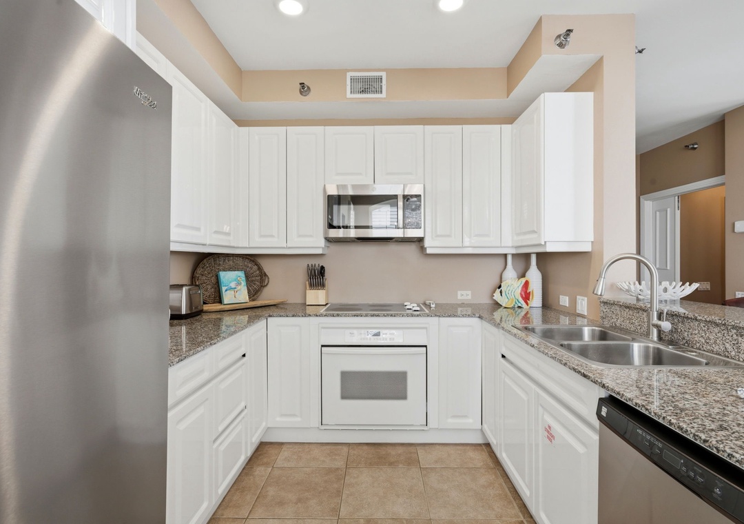Beach Colony Tower PH1D- Kitchen