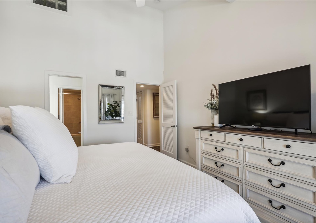 main level-bedroom-125750_100