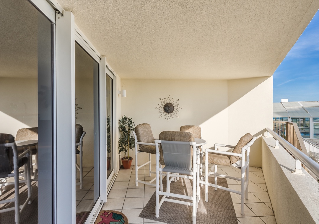 Perdido Sun 112 Balcony Table and Chairs