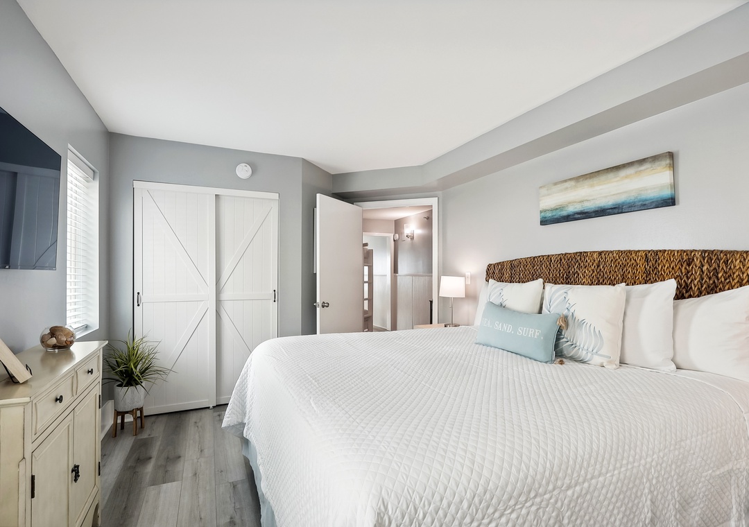 Perdido Skye 51 Guest Bedroom #1 King Bed