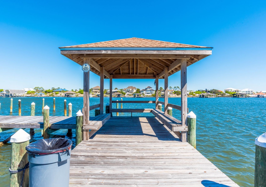 Perdido Towers Riverside Dock Seating And Shade