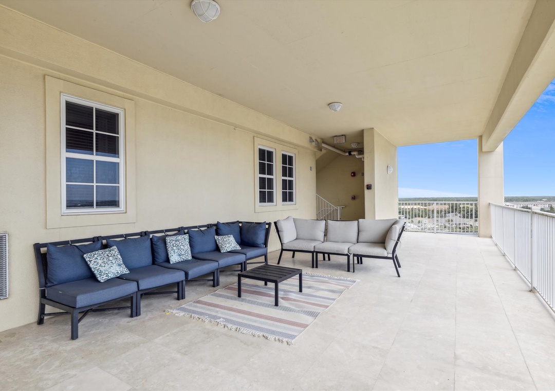 Sailmaker 901 Large Balcony Seating Area