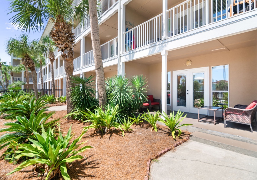 Grand Caribbean 106 - Patio