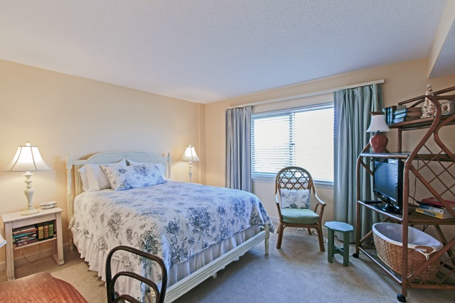 Sandy Key 338 Guest Bedroom #3 Queen Bed