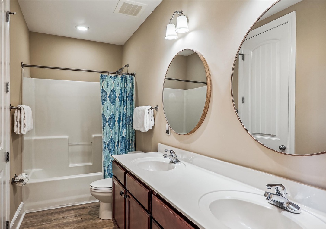 Sailmaker 1001 Guest Bathroom #3