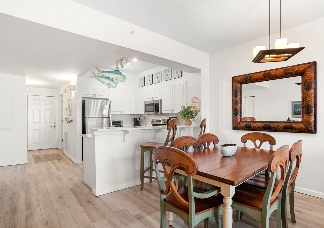 Windemere 803 - Dining Area & Kitchen