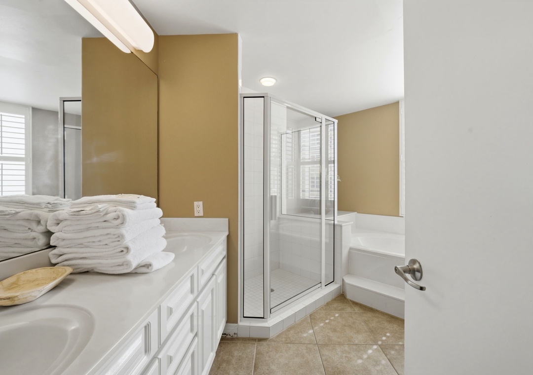 Beach Colony Tower PH1D- Bathroom 1 View