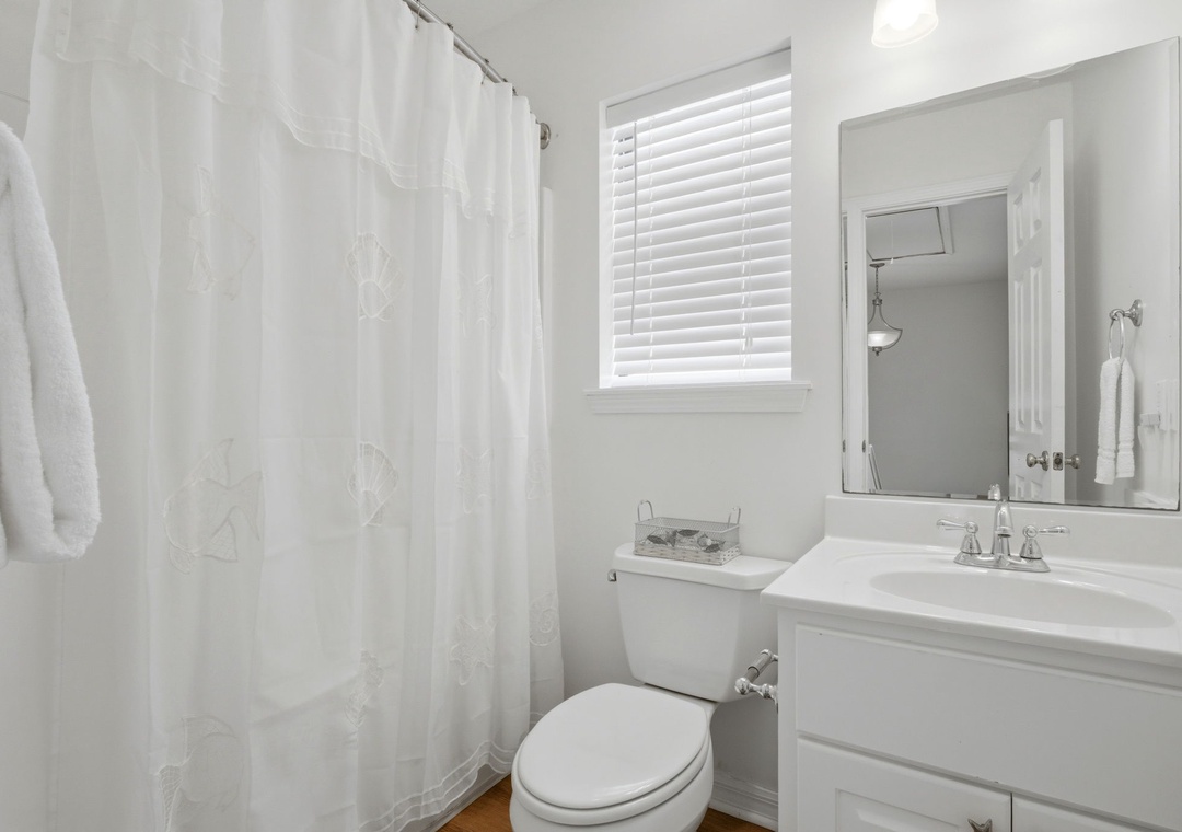 Molokai Village A3- Bathroom 2