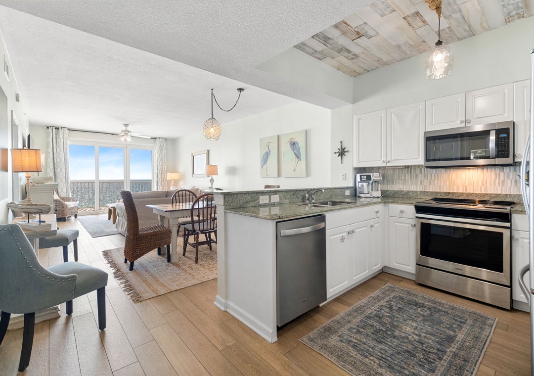 Windemere 706- Kitchen View, Dining Room & View to the Gulf