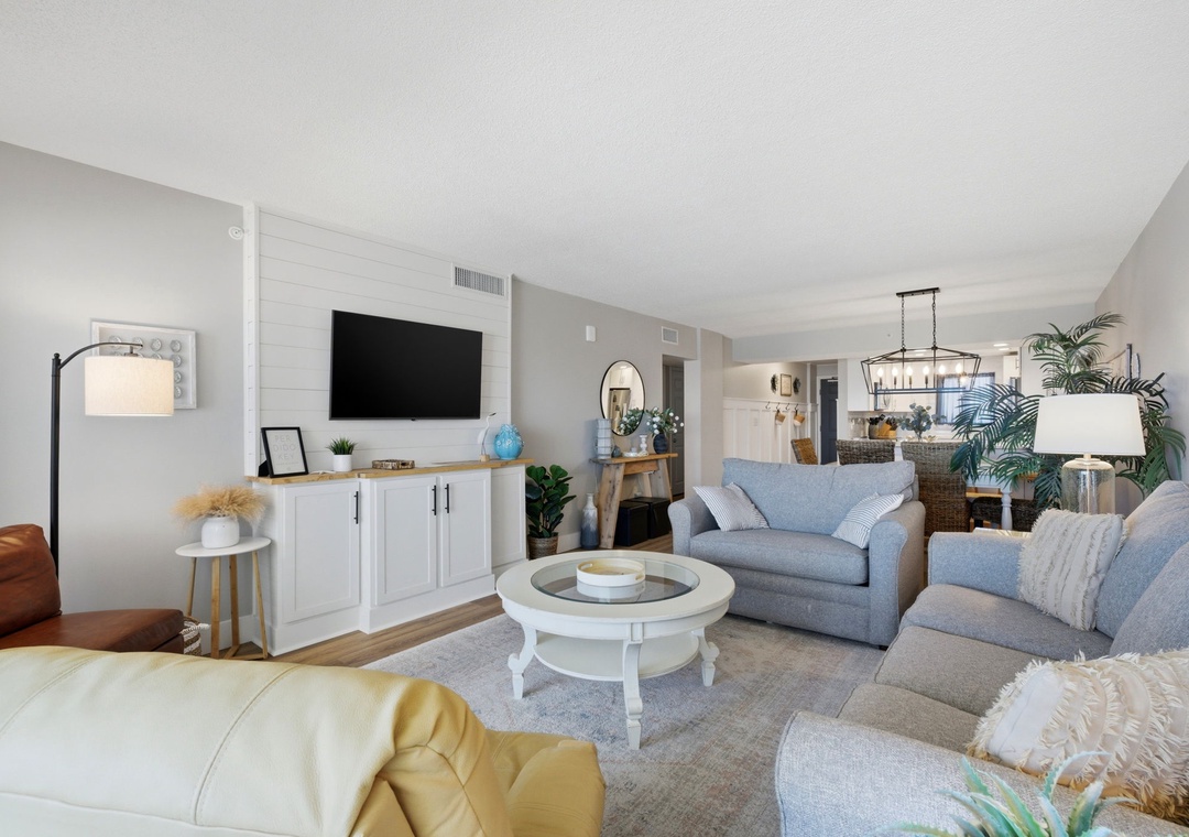 Sandy Key 622- Living Room & TV View