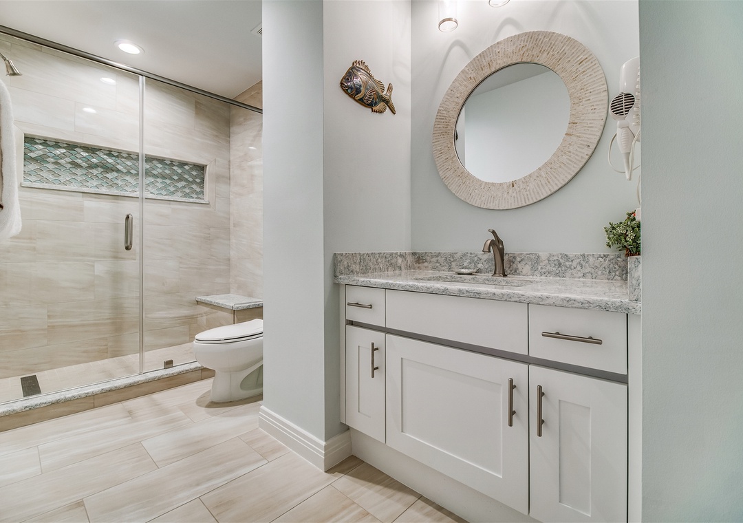 Beach Colony West 9B Guest Bathroom #1