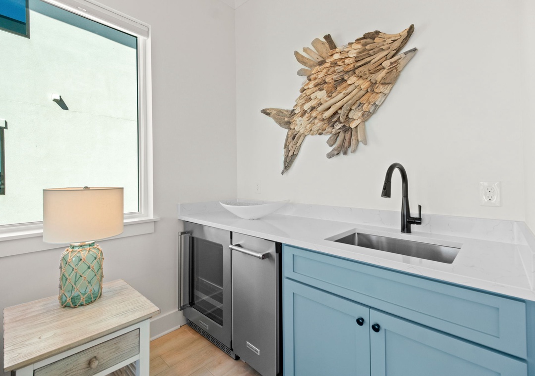 Vivianna #11- Third Floor - Bonus Living Room Wet Bar