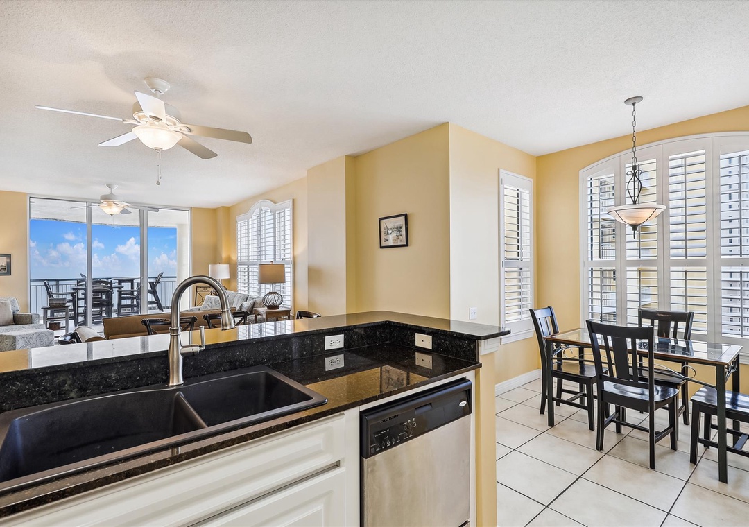 Beach Colony East 10D Kitchen and Breakfast Nook