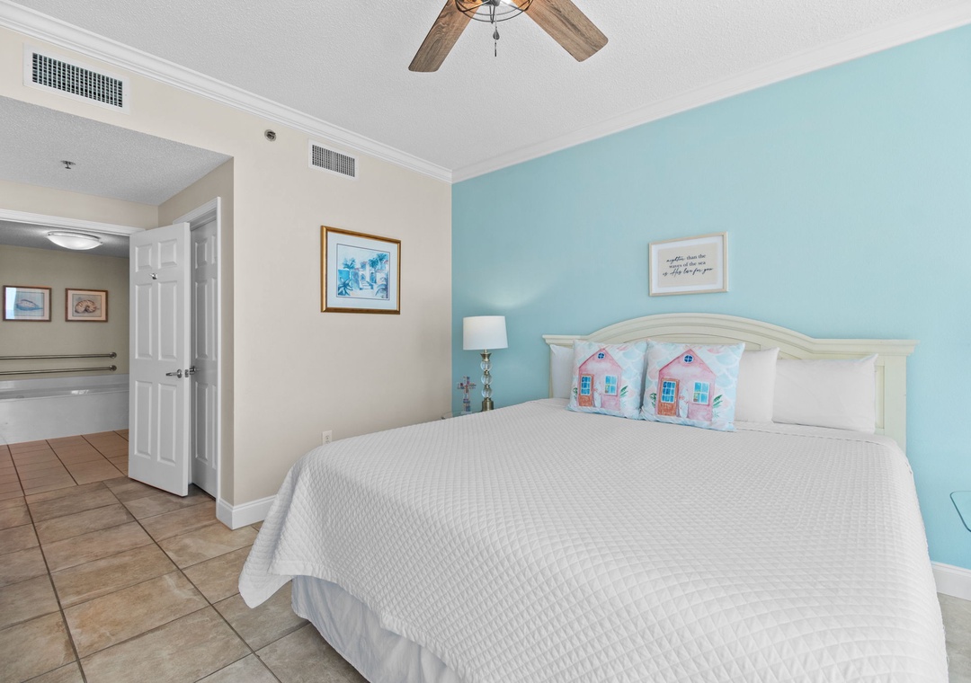 Palacio 404 Master Bedroom King Bed