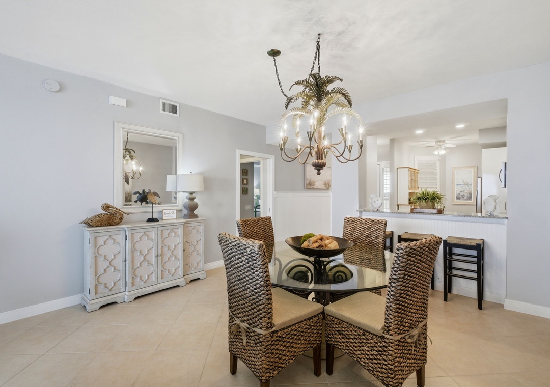 Beach Colony Tower PH3B (18B)- Dining Room towards Kitchen