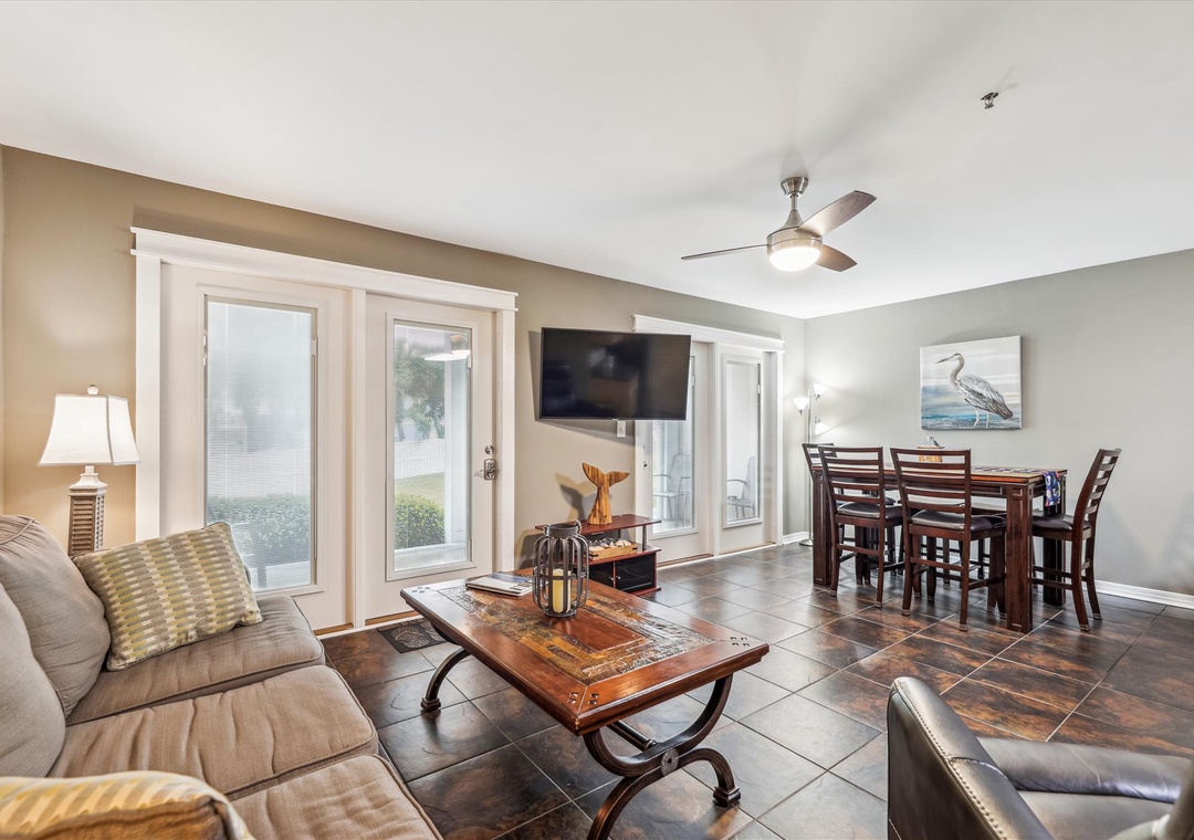 interiors-living area-127738076