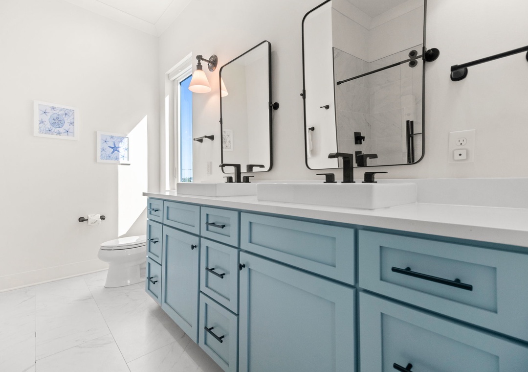 Vivianna #11- Second Floor - Primary Bedroom