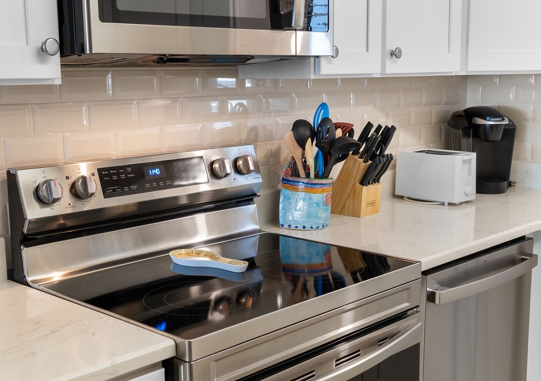 Sandy Key 628- Your fully equipped kitchen features sleek countertops, stainless-steel appliances, and everything you need to cook up a memorable meal during your stay.