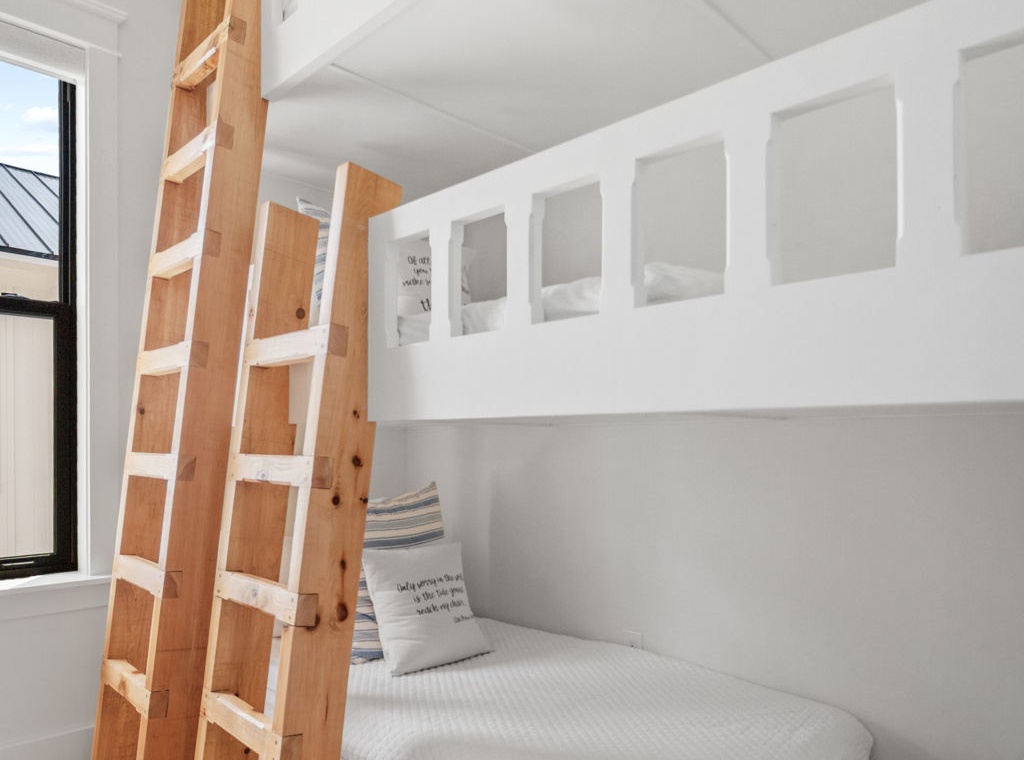 Azura - Second Floor - Bunk Room